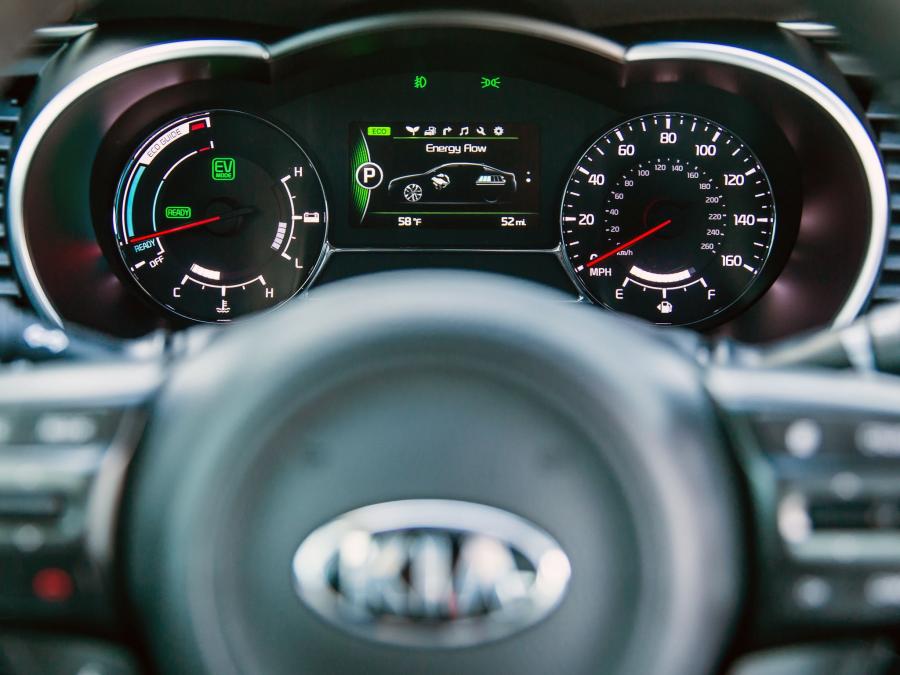  Kia Optima Hybrid 2014 года  (фото 16 из 32)